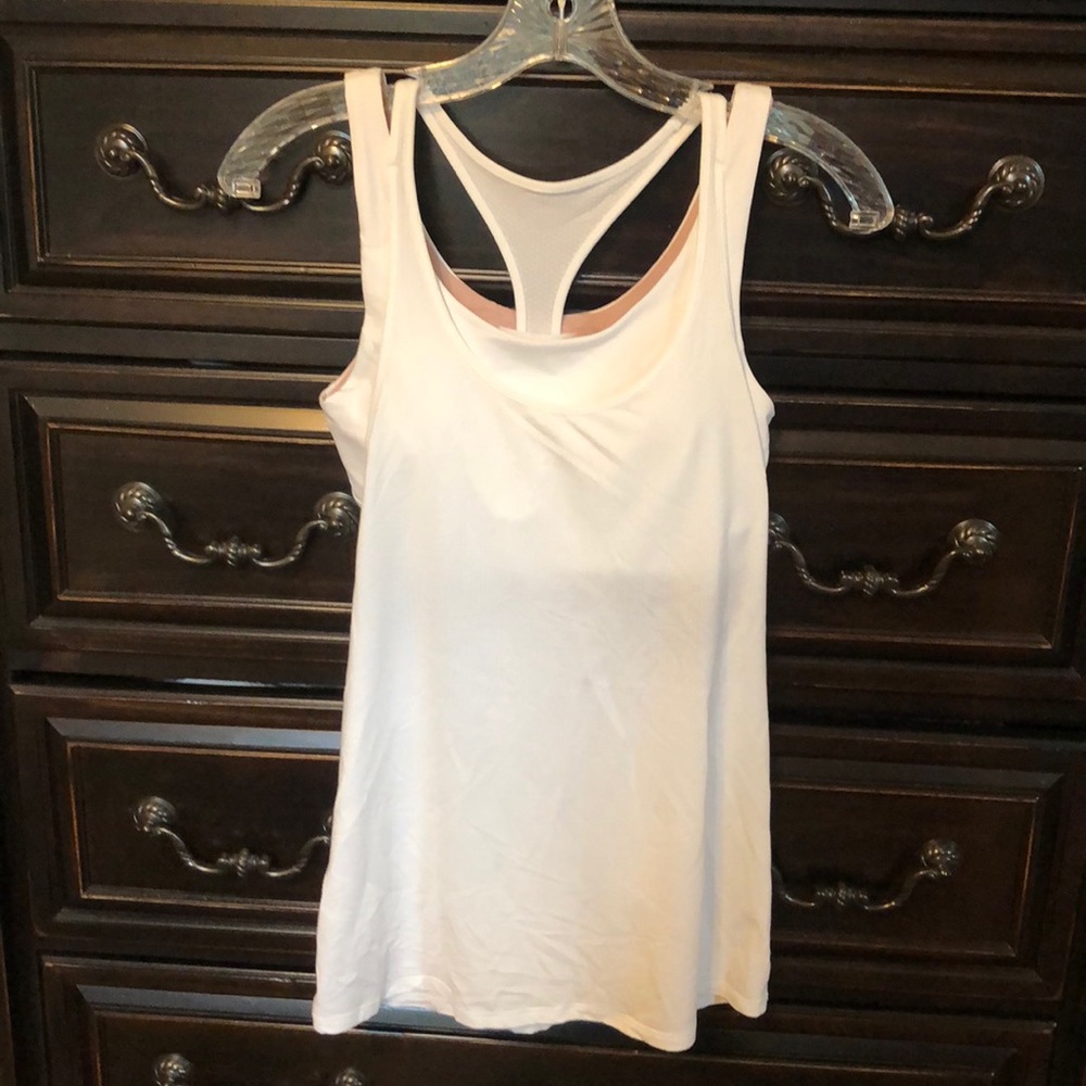 NWOT lululemon tank with built in bra